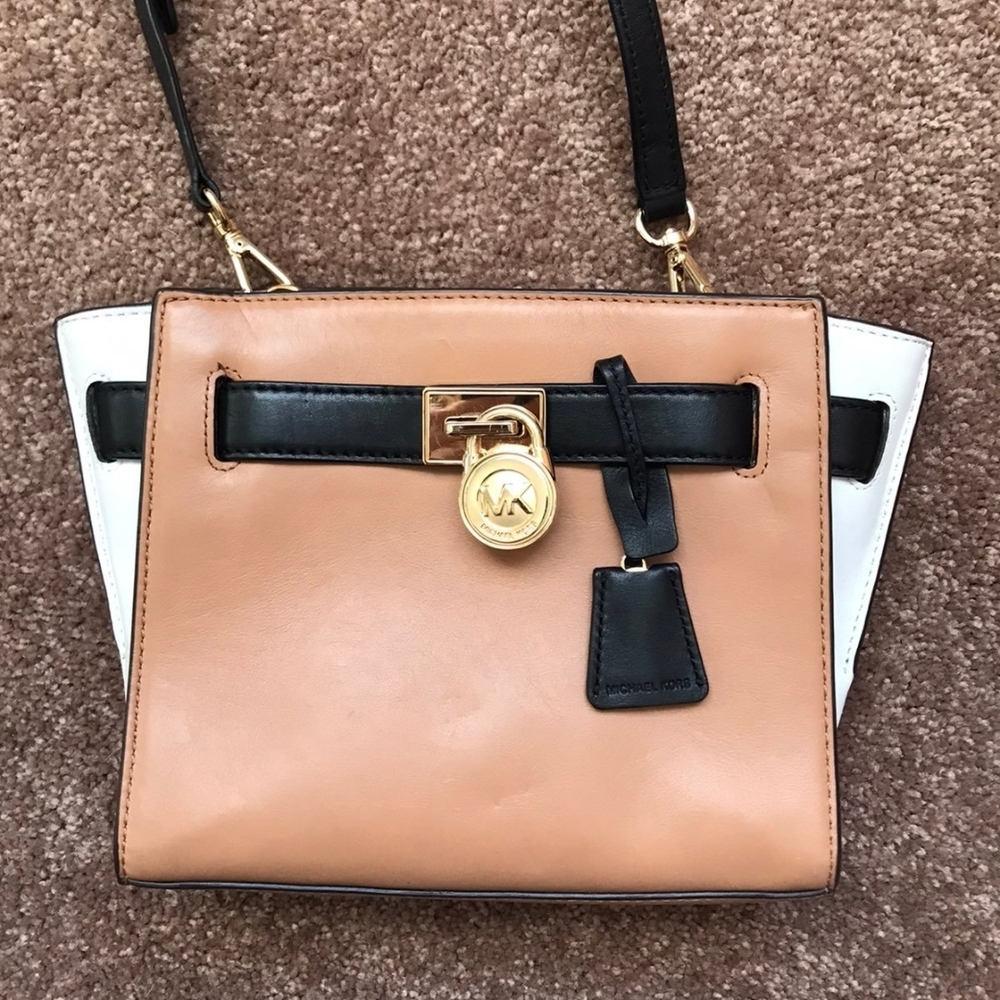 Michael Kors Hamilton Traveler Messenger Bag - Picture 2 of 6